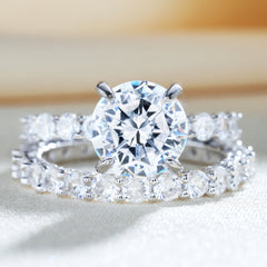 Luxury Round Cut Wedding Ring Set