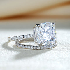 Stunning 3.0 Carat Cushion Cut Ring Set