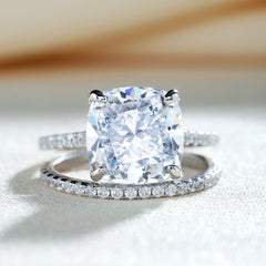 Stunning 3.0 Carat Cushion Cut Ring Set