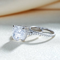Stunning 3.0 Carat Cushion Cut Ring Set