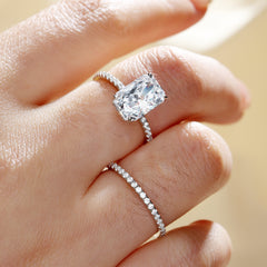 Gorgeous 3.5 Carat Radiant Cut Ring Set