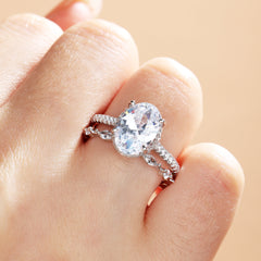 Attractive Oval Cut Wedding Ring Set
