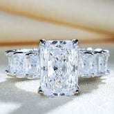 Gorgeous Radiant Cut Engagement Ring