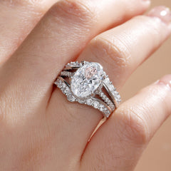 Exclusive Oval Cut Wedding Ring Set