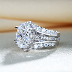 Exclusive Oval Cut Wedding Ring Set