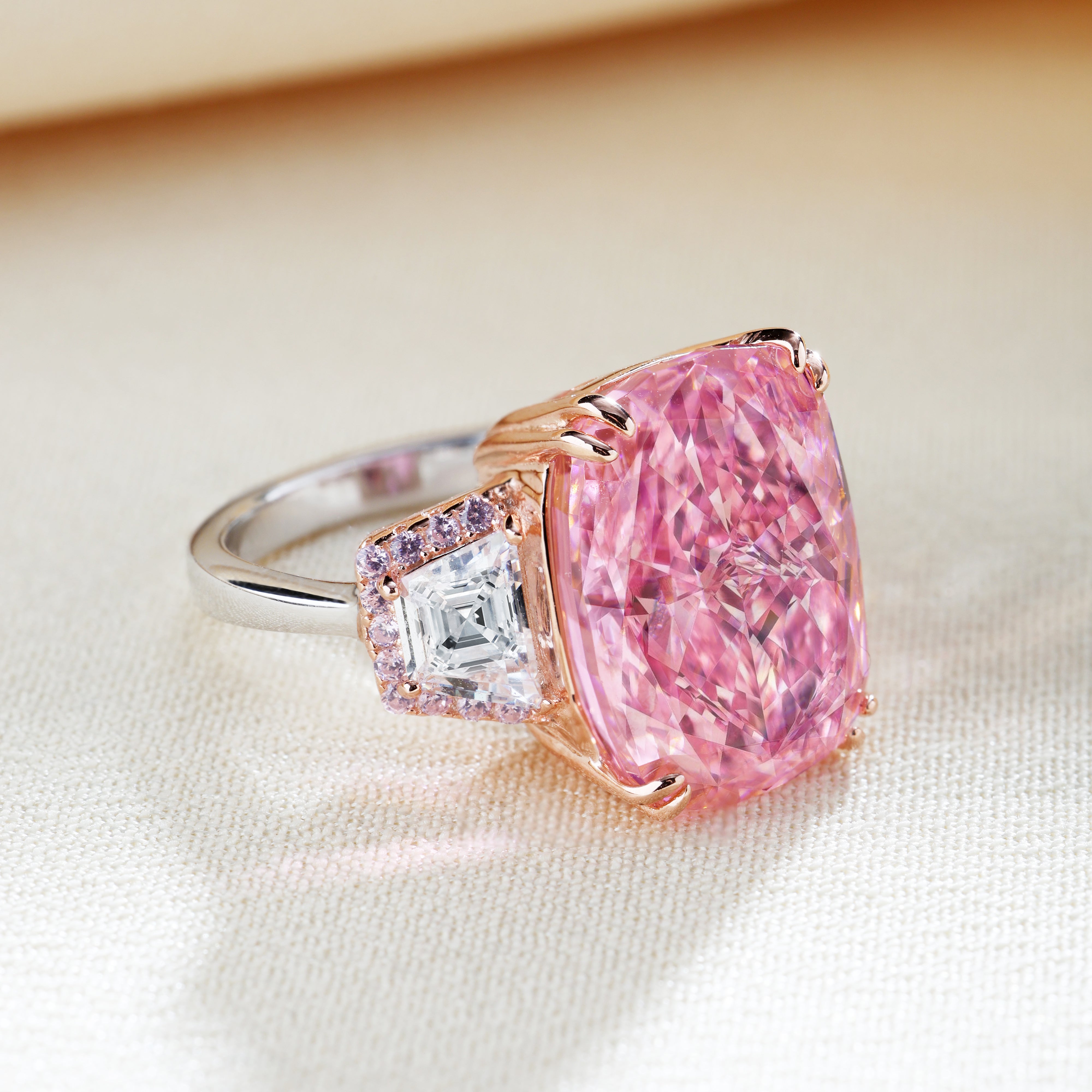 11 Carat Pink Heart Light Luxury All-In-One Ring